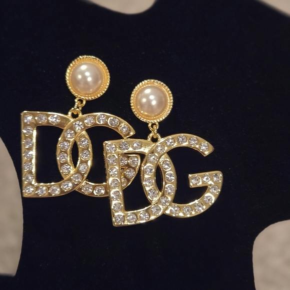 D&G 18kgp Elegant Gold and Pearl Earrings - Picture 5 of 9